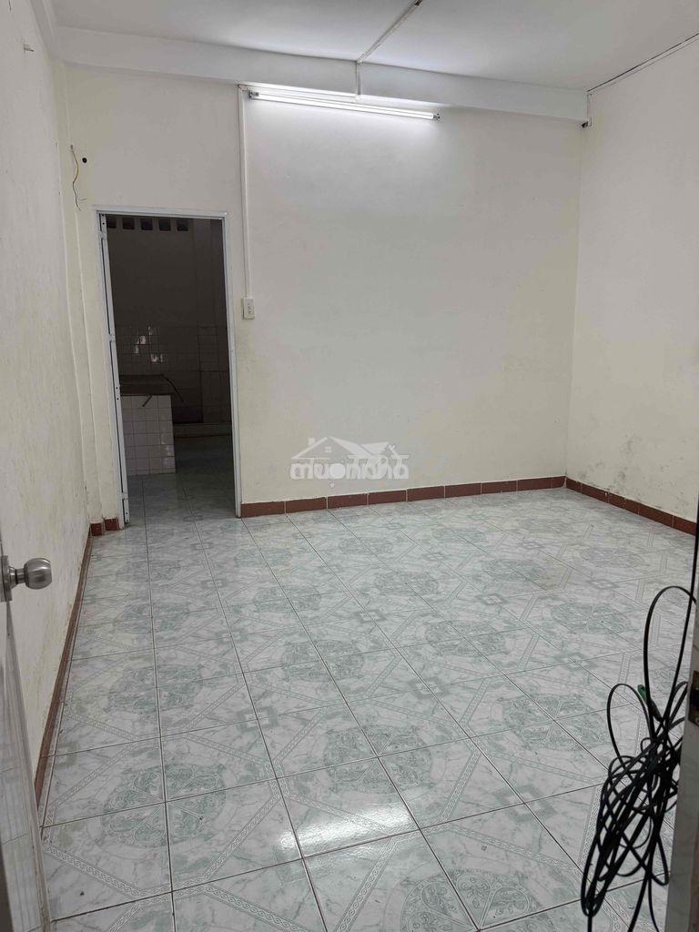 Nhà nguyễn xí 64m hẻm xe hơi 12 triệu tháng