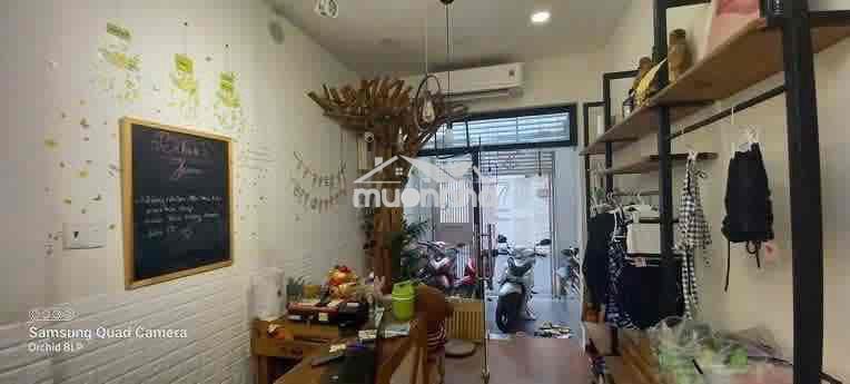 Nhà 2 phòng ngủ 3,2x17 đặng văn ngữ. hẻm xe hơi