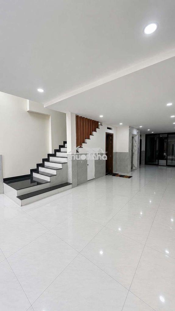 Nhà 5x18 hxh có thang máy full máy lạnh nội thất hầm 4 lầu p6 gv