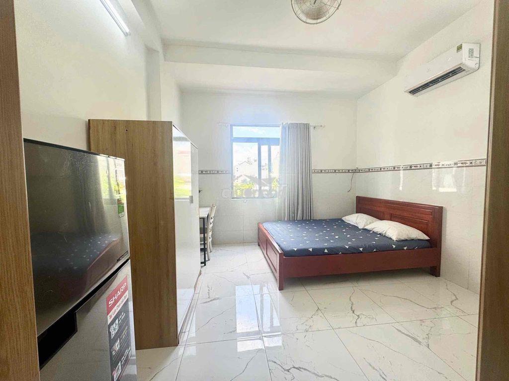 Phòng rộng có view cửa sổ thoáng full nội thất - 3