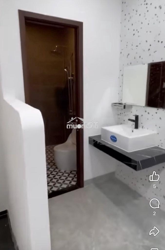 Nhà liền kề trong khu đô thị đồng bộ, an ninh tốt
