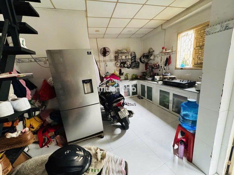 Bàn nhà hẻm ô tô thông cộng hòa, tân bình, 4.4x12.6, chỉ nhỉnh 4 tỷ - 4