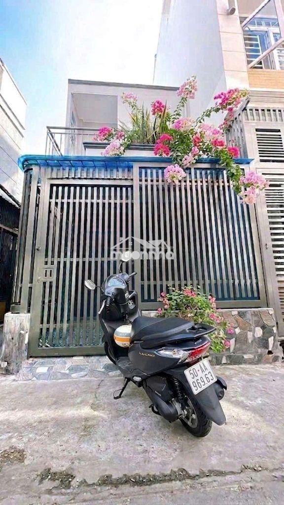Bán nhà quận 4
