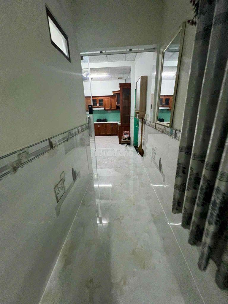 Cho thuê nhà góc 2mt hẻm đồng đen 5x18 trệt lửng lầu 3pn - 3