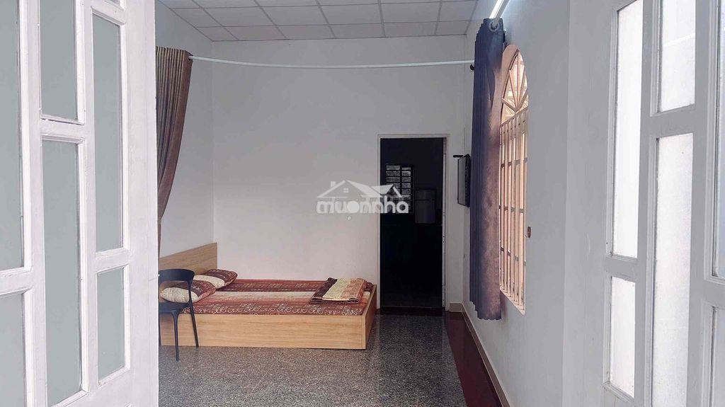 Cho thuê nhà nguyên căn nội thất cơ bản, có cho sinh viên thuê tháng - 3