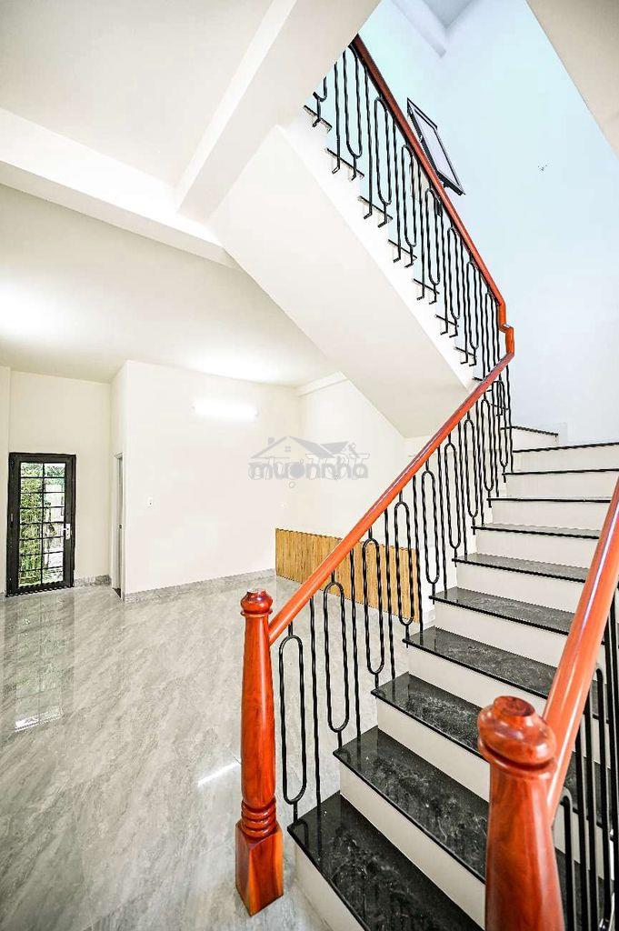 Cần bán nhà ngay đường đt746 bình cơ tân uyên chỉ 2,3 tỷ 70 m² có shr  - 2