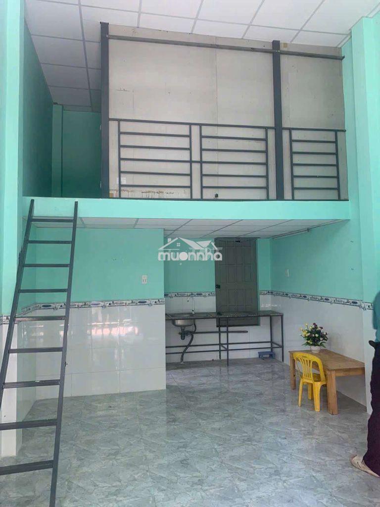 Cho thuê nhà /đường đông bắc cạnh phần mềm quang trung tch q12