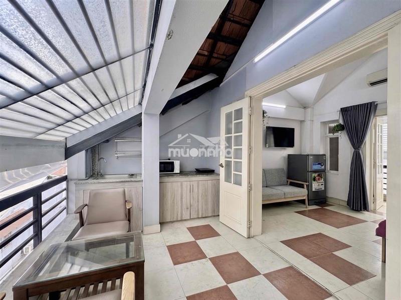 Căn hộ full nội thất có ban công lớn trung tâm quận phú nhuận