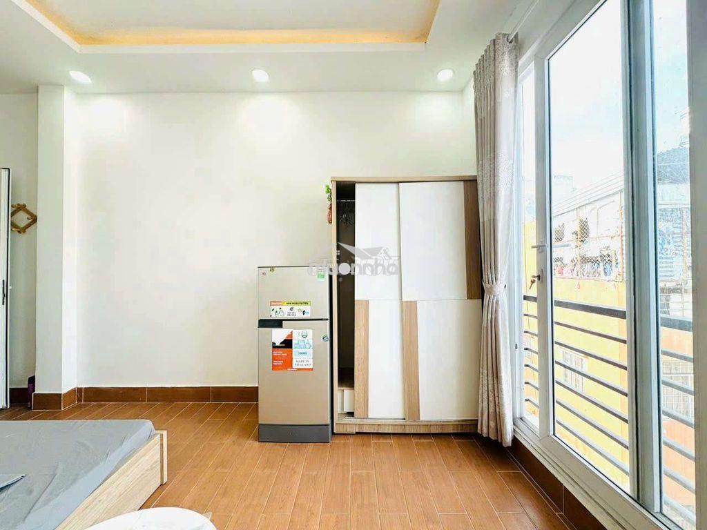1pn/tách bếp sát cầu công lý, phí dv 100k , ban công to đón nắng  - 2