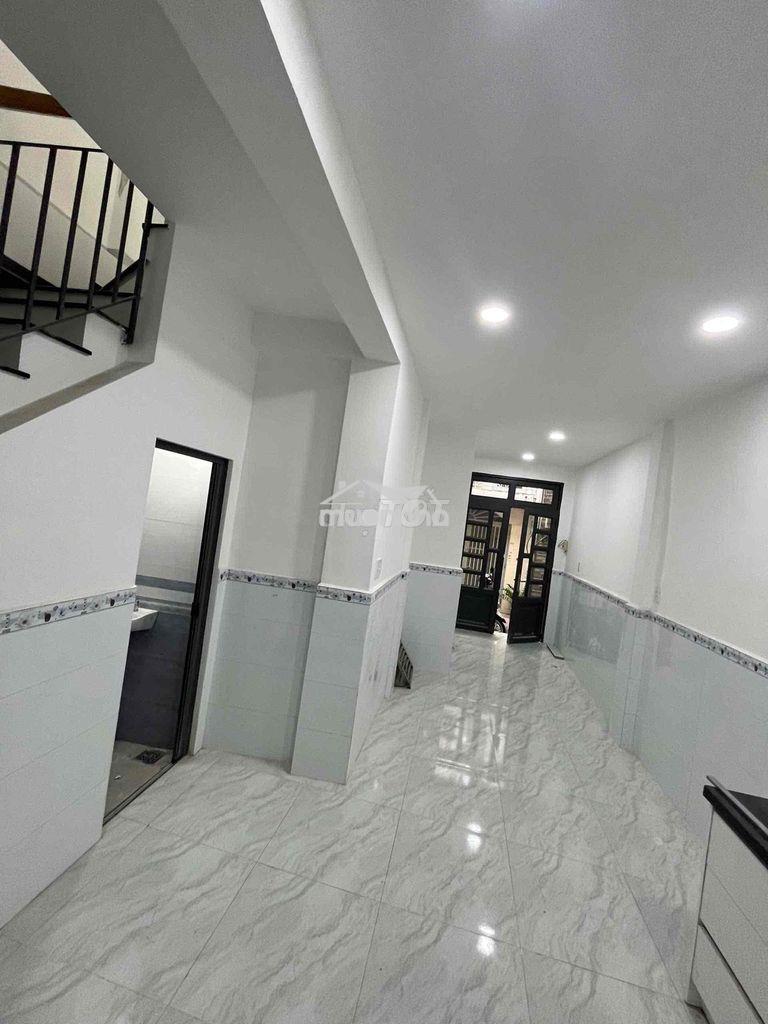 Bán nhà 3 tầng âu cơ hẻm xe máy thông 3tỷ nhỏ