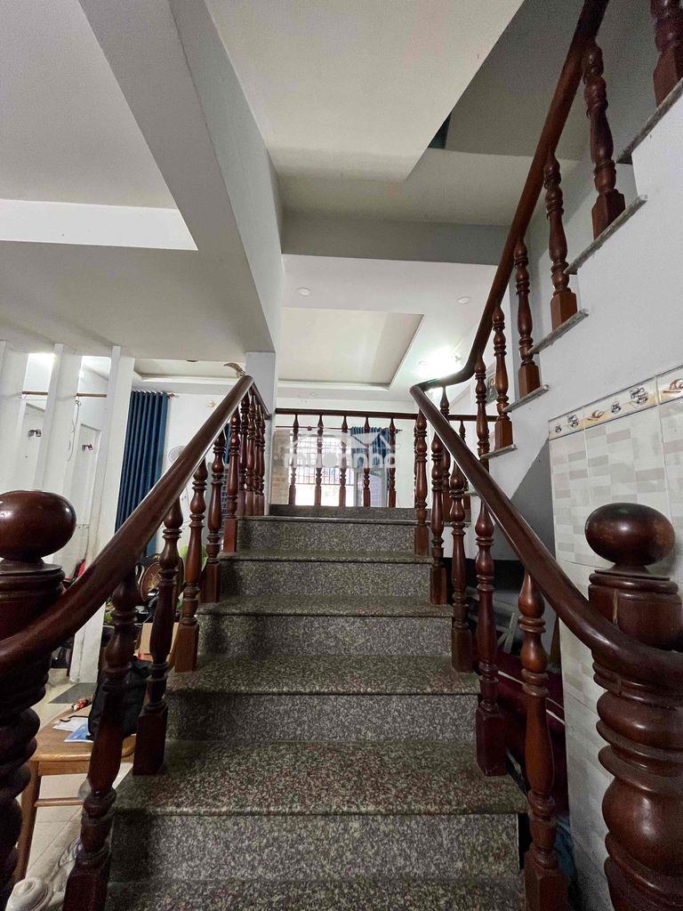 Chính chủ gửi bán nhà • 3 tầng ngang 6m dài 11m  • hẻm xe hơi - 3