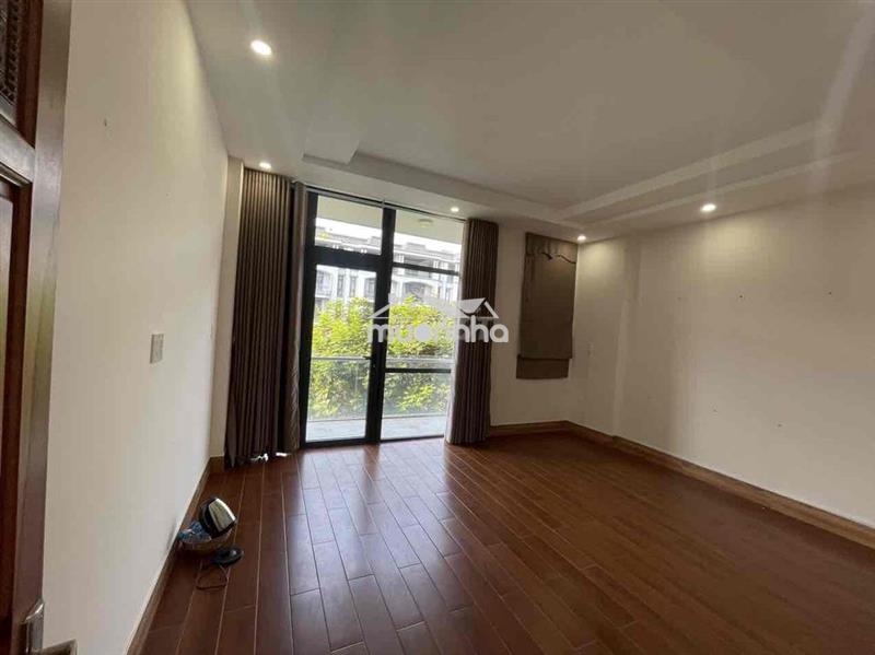 Cho thuê nguyên sàn sẵn 2 phòng làm văn phòng hoặc ở đều được tại vp
