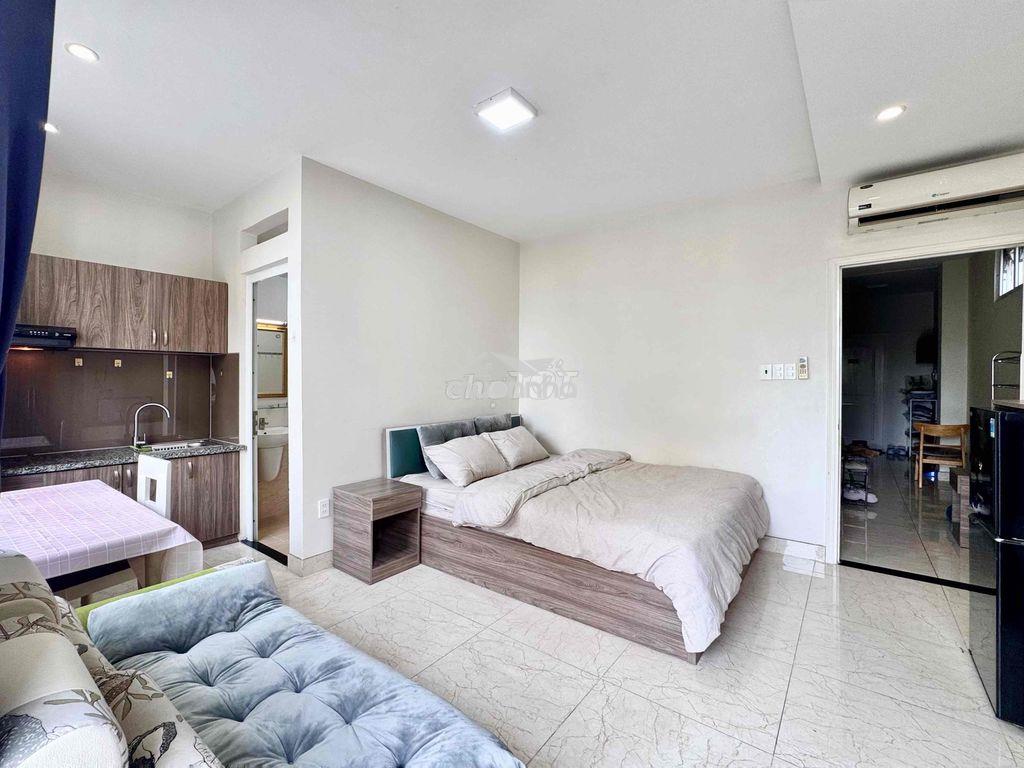 Căn hộ mới khai trương full nội thất ban công lớn khu ngã 4 phú nhuận - 4