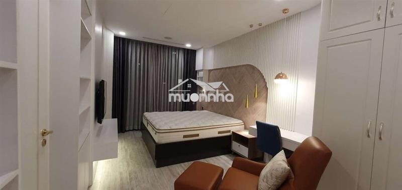 Cho thuê gấp căn hộ quận 1 , dự án vinhomes golden river bason 2pn !