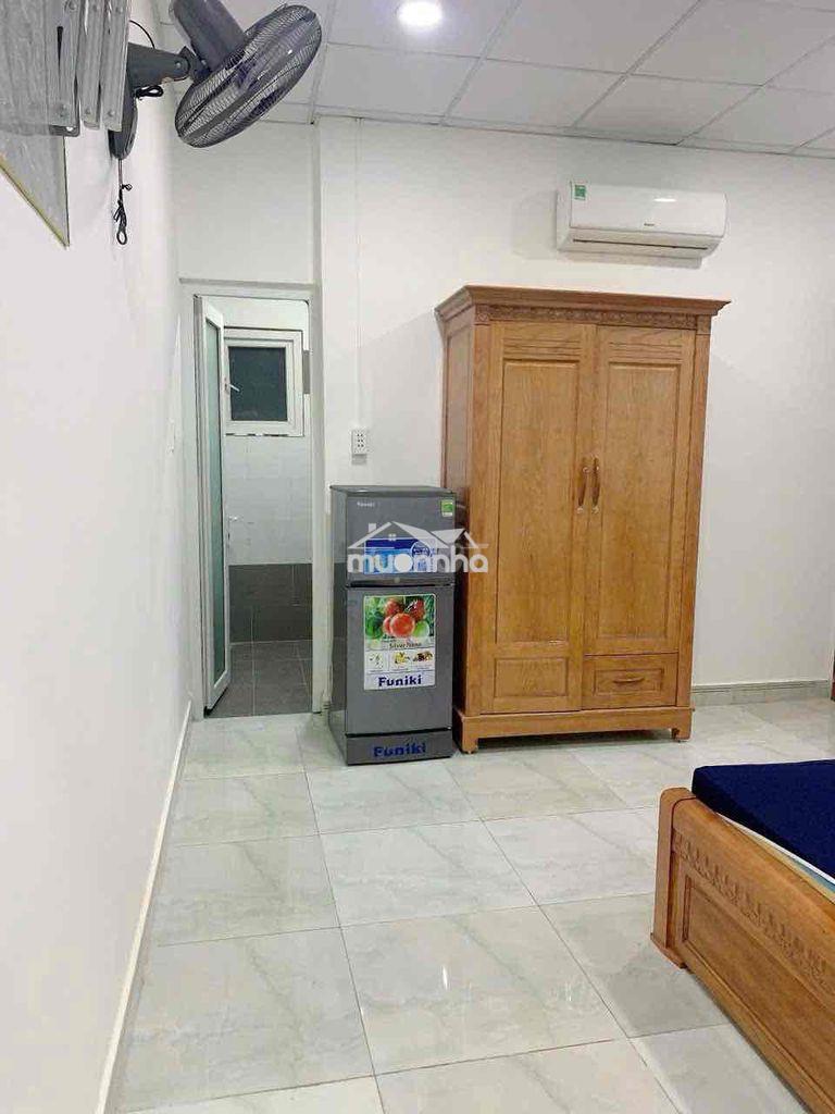 Căn hộ full nội thất ngay sân bay - thang máy ở ngay hình thực tế - 3