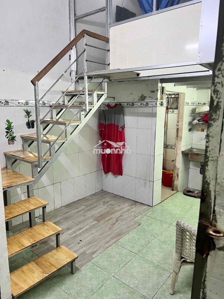 Phòng 4mx3m. có gác. có máy lạnh. lối đi riêng. giờ giấc tự do