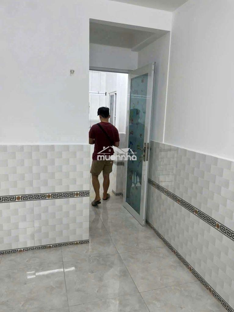 🏠🏠 Cho thuê nhà hẻm hồ thị kỷ gần hùng vương, q10
 - 2