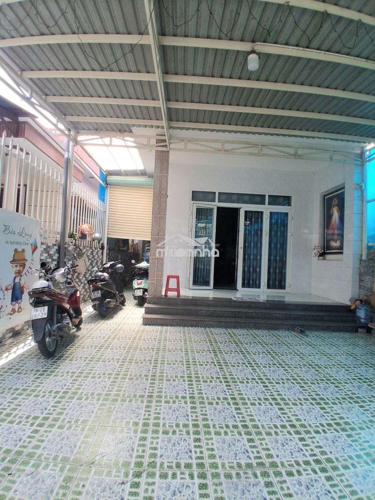 Nhà gần vòng xoay gò đậu, rộng 162m2 có 3 phòng rộng, giá 12 triệu/th
