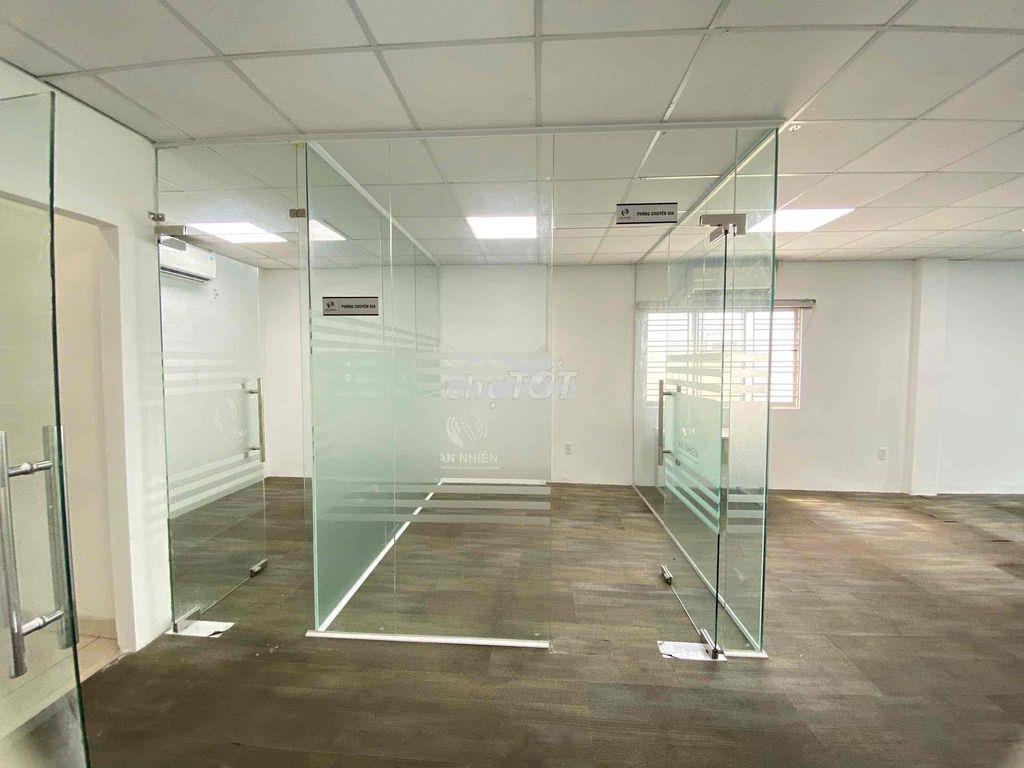 Cho thuê vp cmt8 q3, 80m2, ngăn sẵn 3 phòng, có hỗ trợ bàn ghế - 2