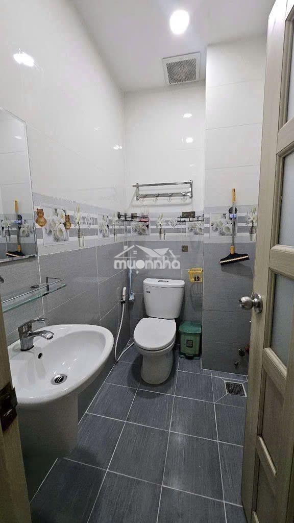 🌳 Nhà vp hxh nguyễn văn trỗi_p1_7x19m, trệt 3 lầu, có sẵn máy lạnh. - 3