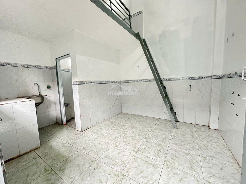 Cho thuê phòng trọ cực thoáng, có gác cao gần trường kinh tế luật - 3