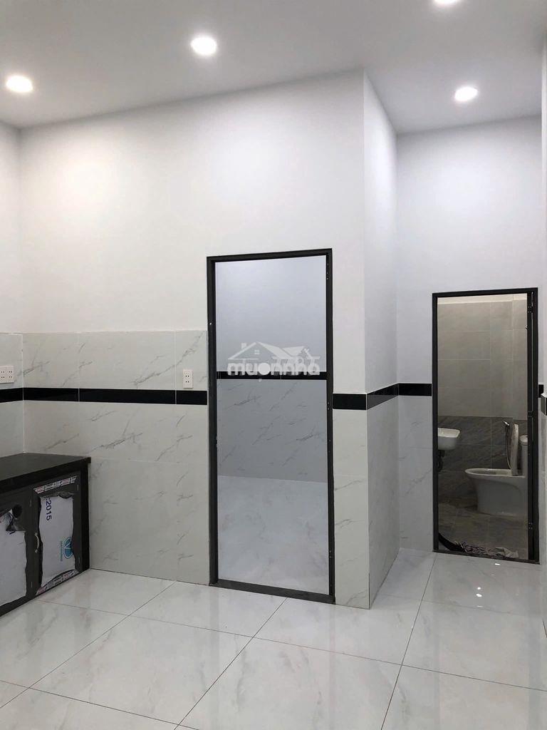 Chủ cho thuê nhà mới dt:50m2 giá 10tr/thg lầu hbc,tđ - Ảnh 2