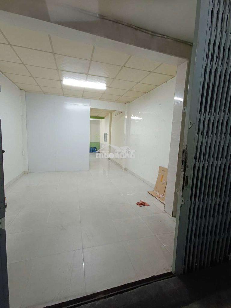 Nhà nguyên căn gần mặt tiền hồng bàng