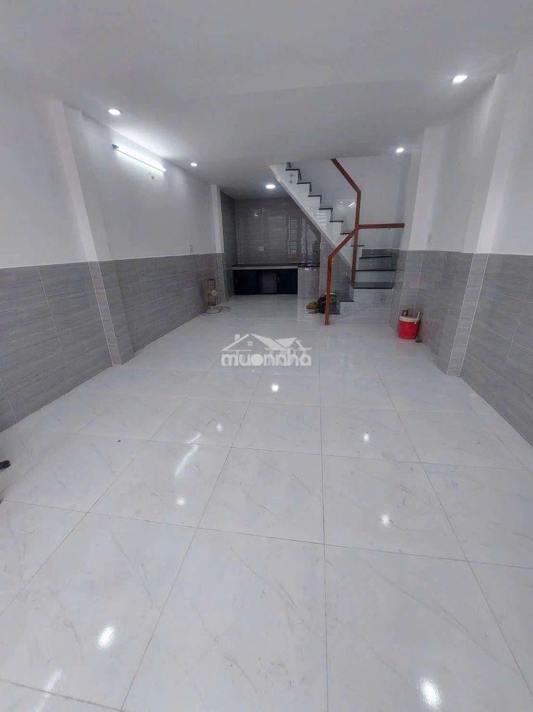 Bán nhà đường phạm hùng c4 dt.4×10 } 1 lầu 2 phòng 2 toilet hẽm xe hơi - 2