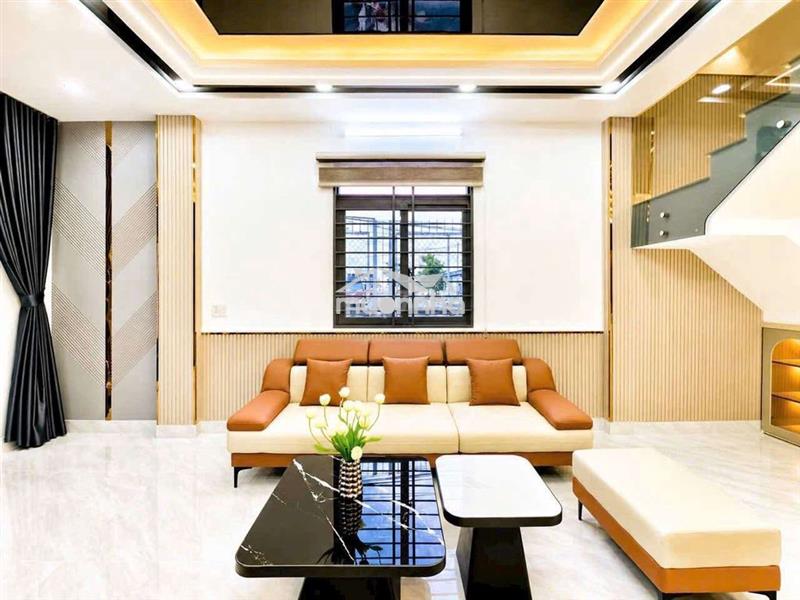 Nhà mới đẹp – hẻm xe hơi tránh – đối diện công viên.  chỉ 5,7 củ