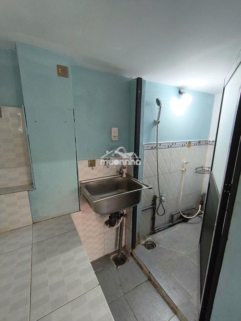 Phòng thoáng, gác cao, gần kcx tân thuận, q7 - 2