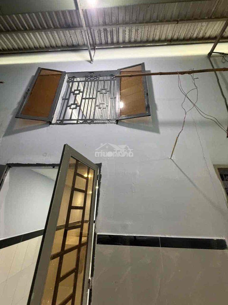 Nhà nhỏ hẻm xe hơi.thới tam thôn. giáp q12. - 2
