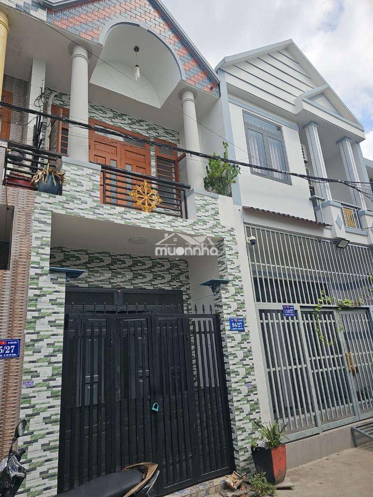 Nhà 1 trệt 1 lầu 2 phòng ngủ bình chuẩn giá 980 triệu đường 6 mét