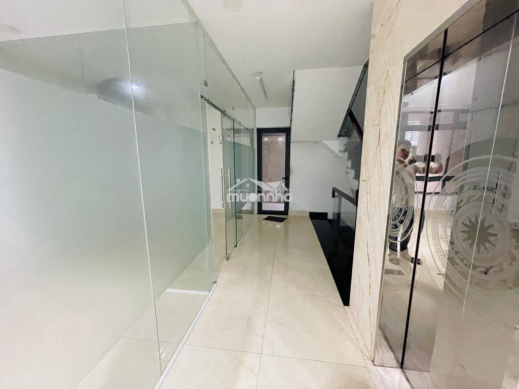 Mặt bằng tầng vp, trang bị sẵn vách kính, có hầm để xe, thang máy - 3