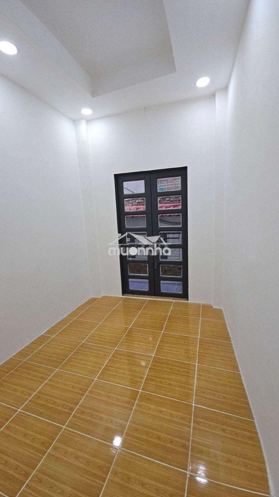 Nhà trần hưng đạo, p.phạm ngũ lão, quận 1 - 4