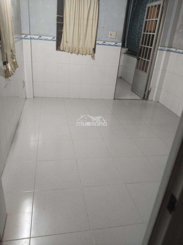 Cho thuê nguyên tầng 3  đường an bình  dt 30 m p6 q5