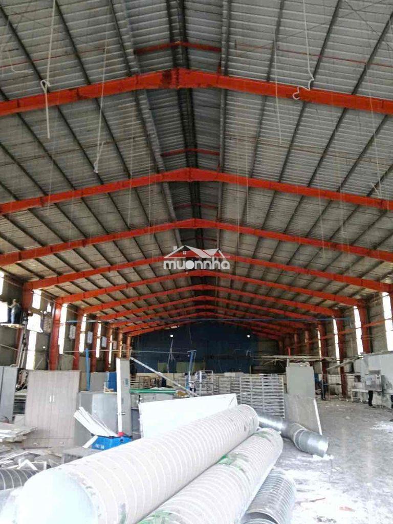 Cho thuê 2000m xưởng bến cát - 2