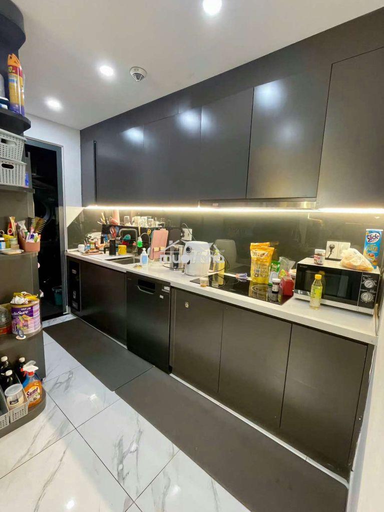 Mình cần bán căn 3pn tặng full nội thất cao cấp, có thể nhận nhà ngay