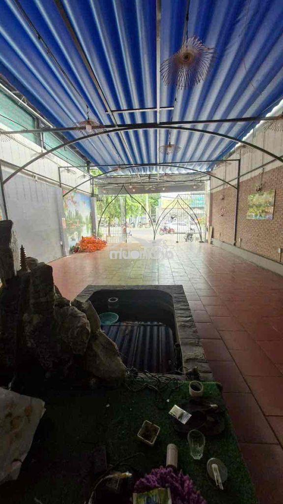 Sang mặt bằng, vỉa hè rộng