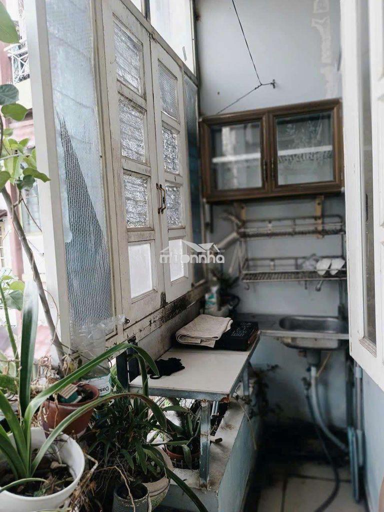 2 cửa số thoáng, bếp, ban công, 25m2  hồ biểu chánh, phú nhuận, 4,8tr  - 4