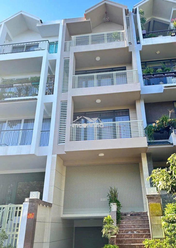 Nhà đường huỳnh văn bánh diện tích: 5x19m hầm trệt 3 lầu cho thuê
