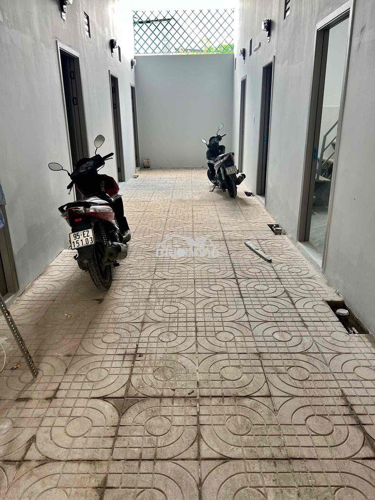 Dãy trệt mới xây , nhận xe điện