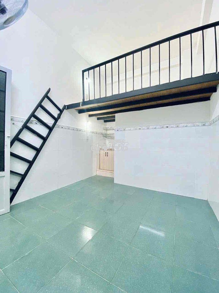 Phòng trọ có gác giá rẻ đối diện etown cộng hoà thoáng mát - 3