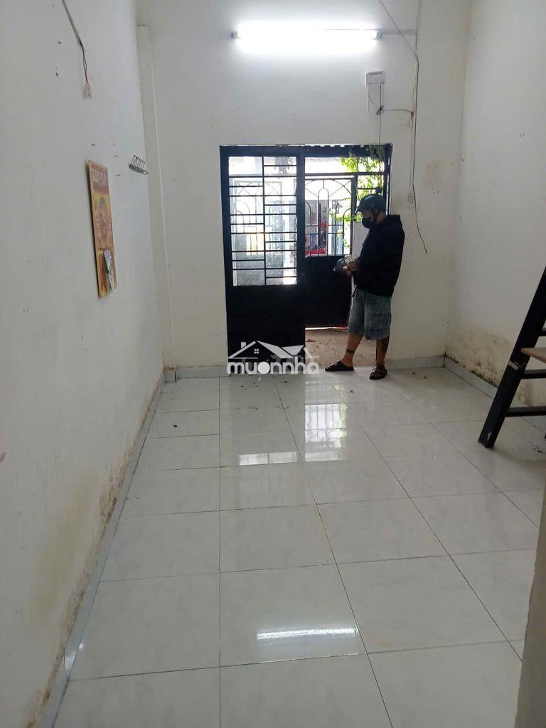 Cho thuê nhà hẻm xe tải bùi văn ba - kv đông đúc - 2