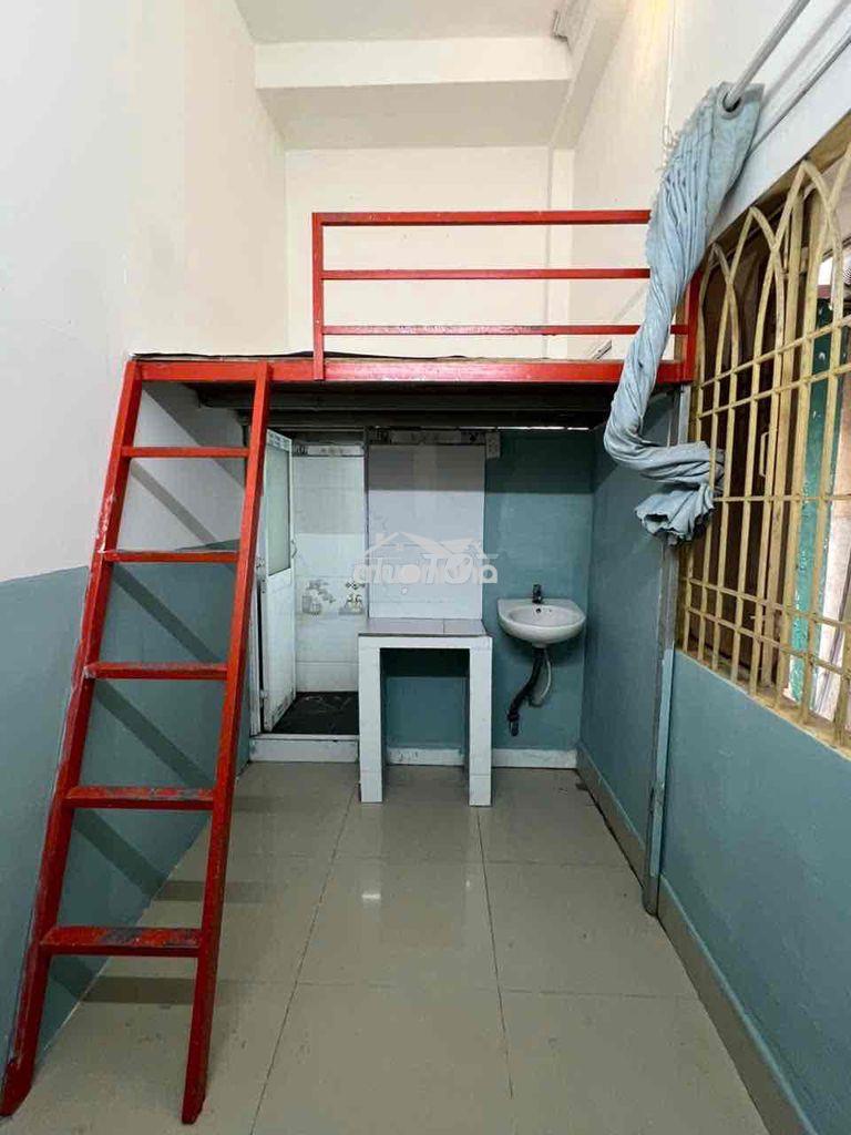 Gác cao sổ trời thoáng gần văn lang - iuh - máy lạnh - Ảnh 3
