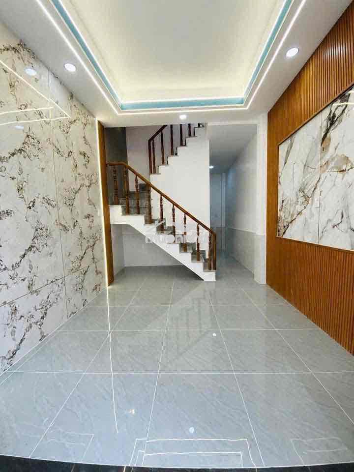 Nhà ngay ngã tư ga  3,3 x 10 nhà 2 lầu 3pn 3 wc - 2