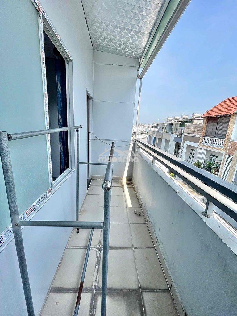 Ban công full nội thất sau gigamall - Ảnh 4