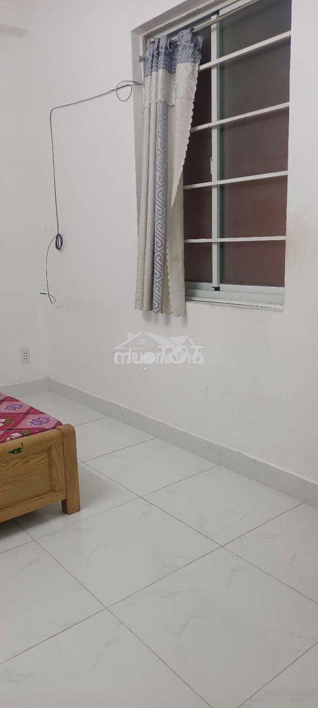 Cho thuê căn lầu 2 gồm 2 phòng ngủ có bếp nấu.có cửa sổ và ban công - 3