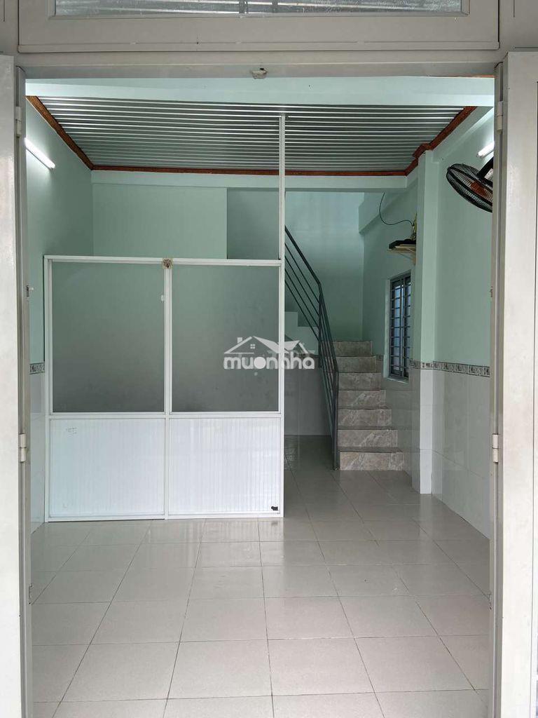 Nguyên căn, 4x8m, 1 lầu, 1pn 1wc hẻm thông xe hơi quang trung, p10