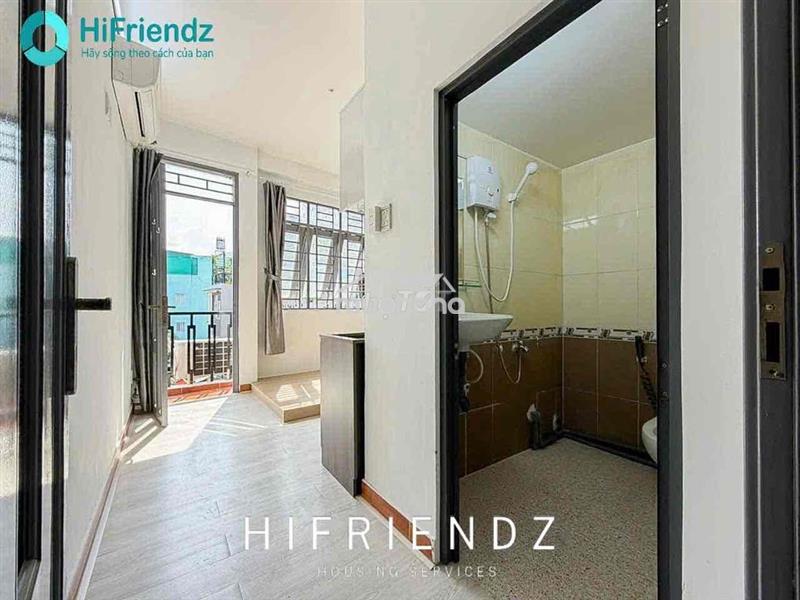 Studio ban công/cửa sổ trời mới 100% mặt tiền vĩnh hội quận 4