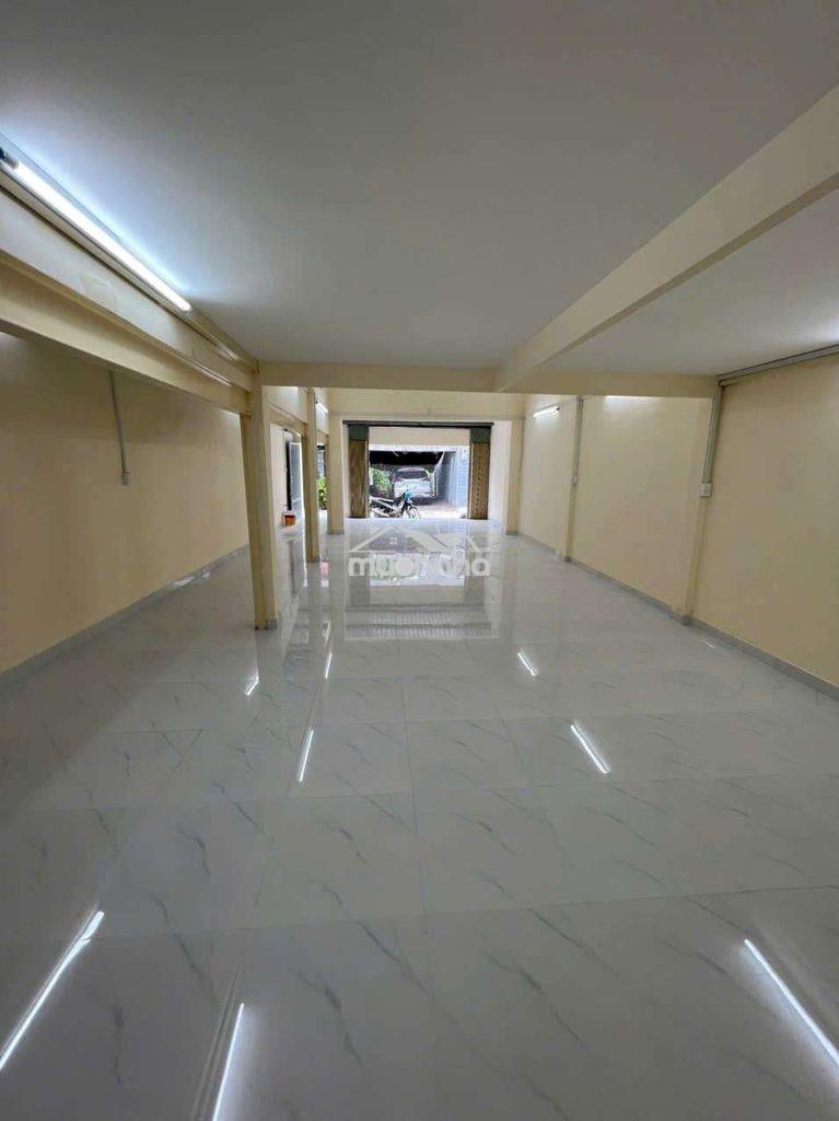 Nhà gần 100m2 ngay chợ hiệp bình. tiện làm kho hàng, cty, kinh doanh